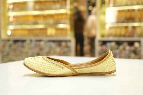 Pearlora Gold Luxe Bridal Jutti