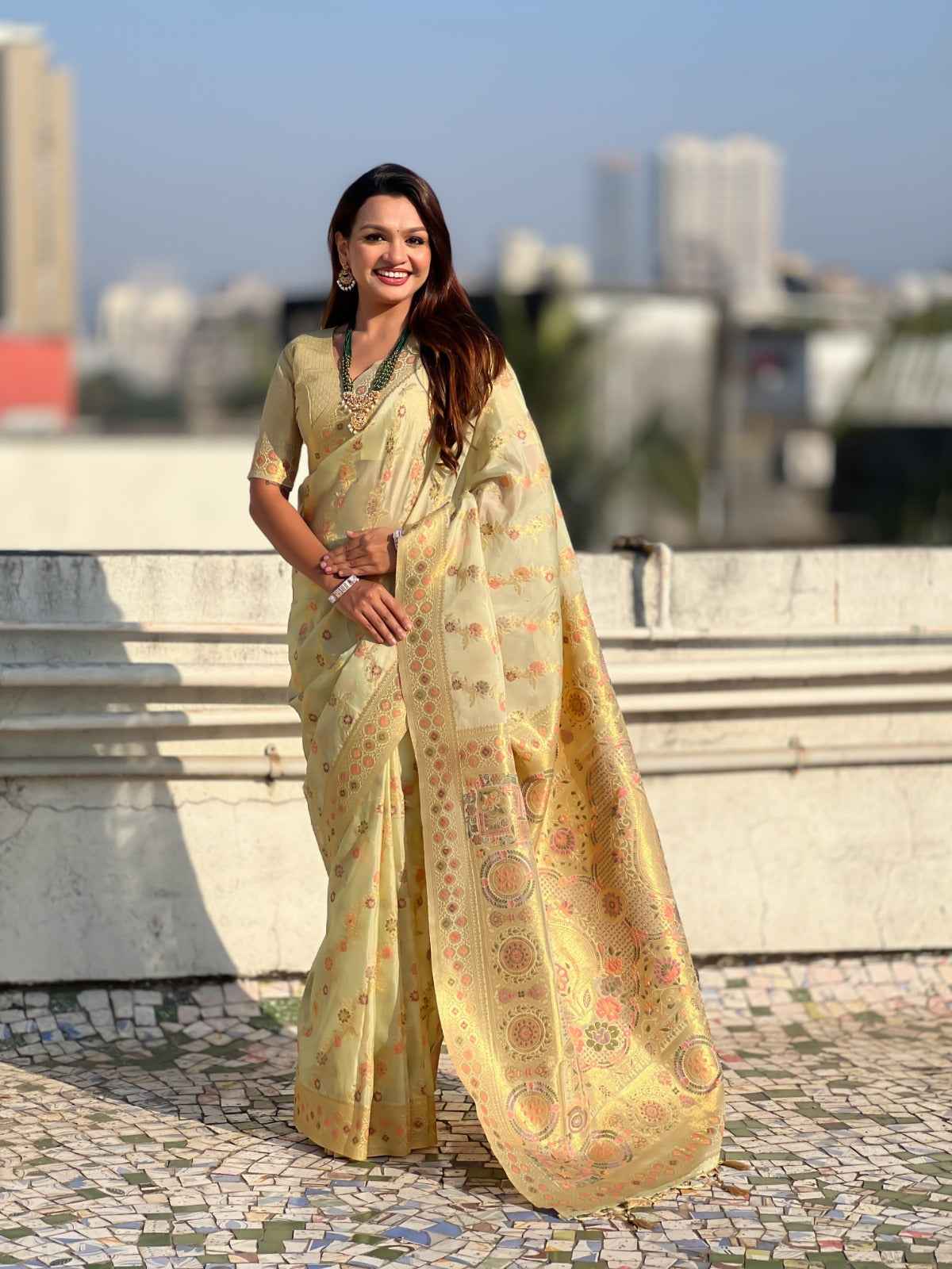 Sunehri Kanchan Kora Silk Zari Woven Saree