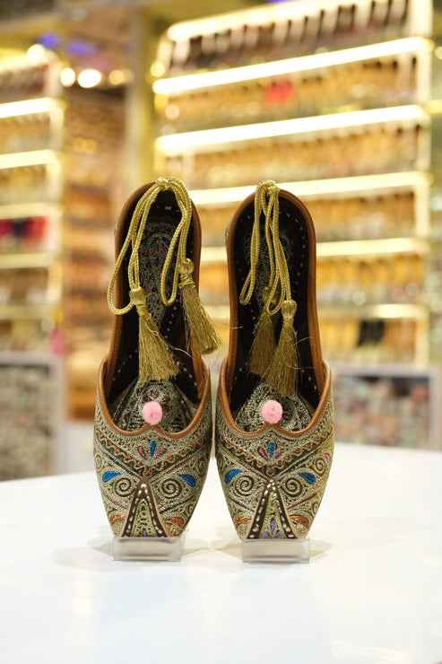 Shehzaadi Tie-Up Heritage Jutti
