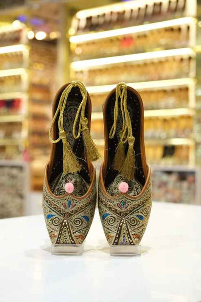 Shehzaadi Tie-Up Heritage Jutti