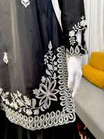 Noir Pearl Elegance Crepe Set