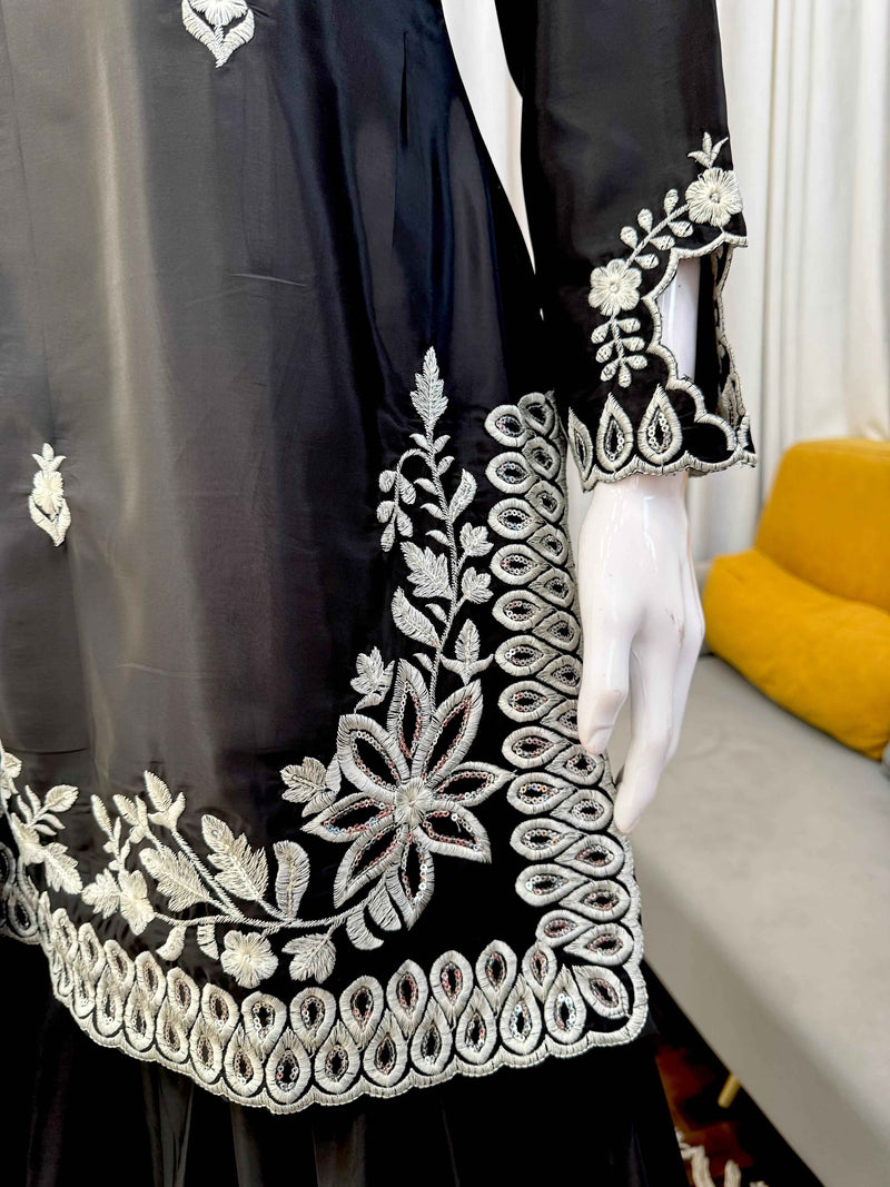 Noir Pearl Elegance Crepe Set