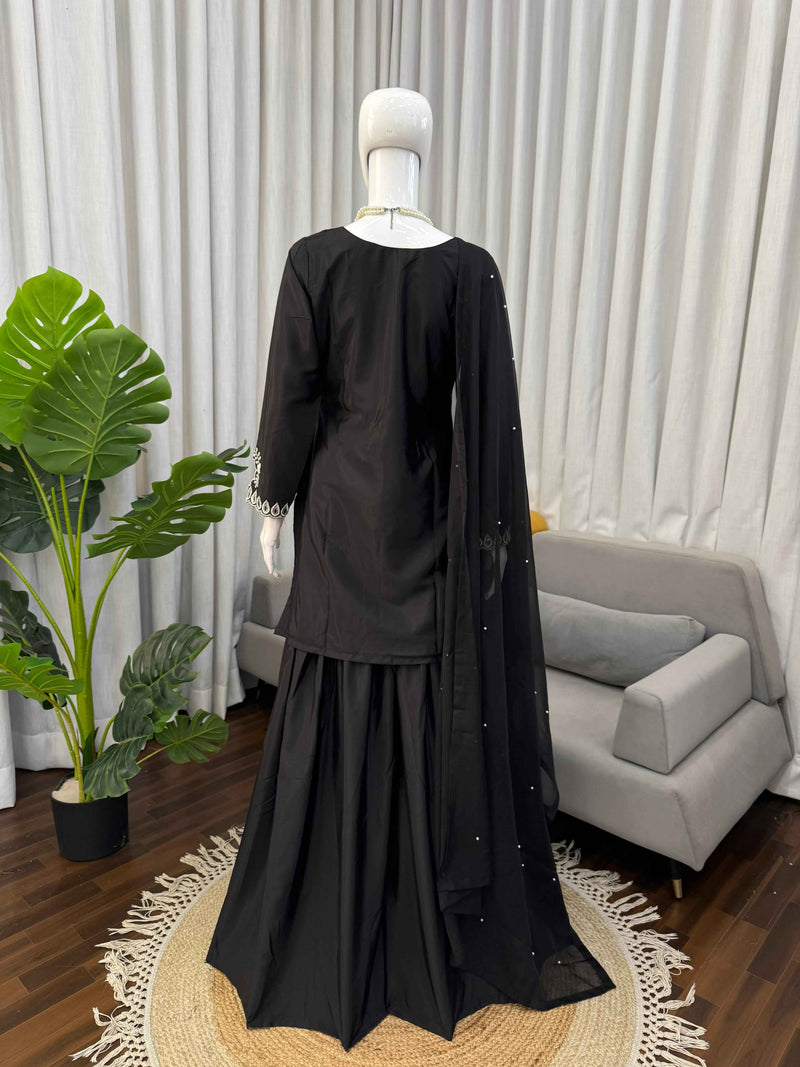 Noir Pearl Elegance Crepe Set