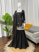 Noir Pearl Elegance Crepe Set