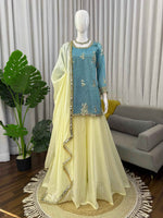 Noor-e-Aab Fendy Silk Mirror Set