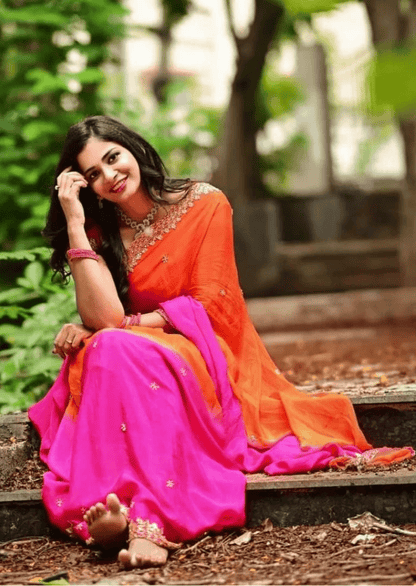 Noorvi Golden Zari Chinon Saree