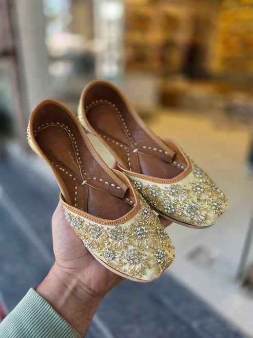 Shehnoor Crystal Bloom Bridal Jutti