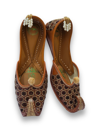Amber Pearl Accented Royal Jutti